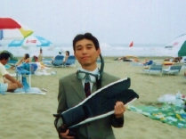 y_suit1.jpg (27625 バイト)